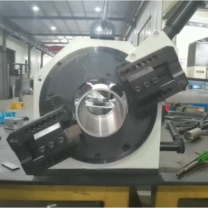 Portable tabletop pipe cutting and beveling machine